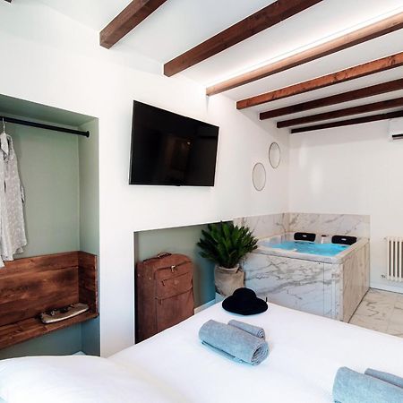 Sahara & Amazzonia Luxury Rooms- The House Of Travelers Côme Esterno foto