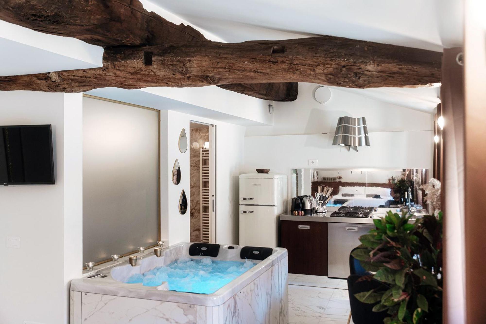 Sahara & Amazzonia Luxury Rooms- The House Of Travelers Côme Esterno foto