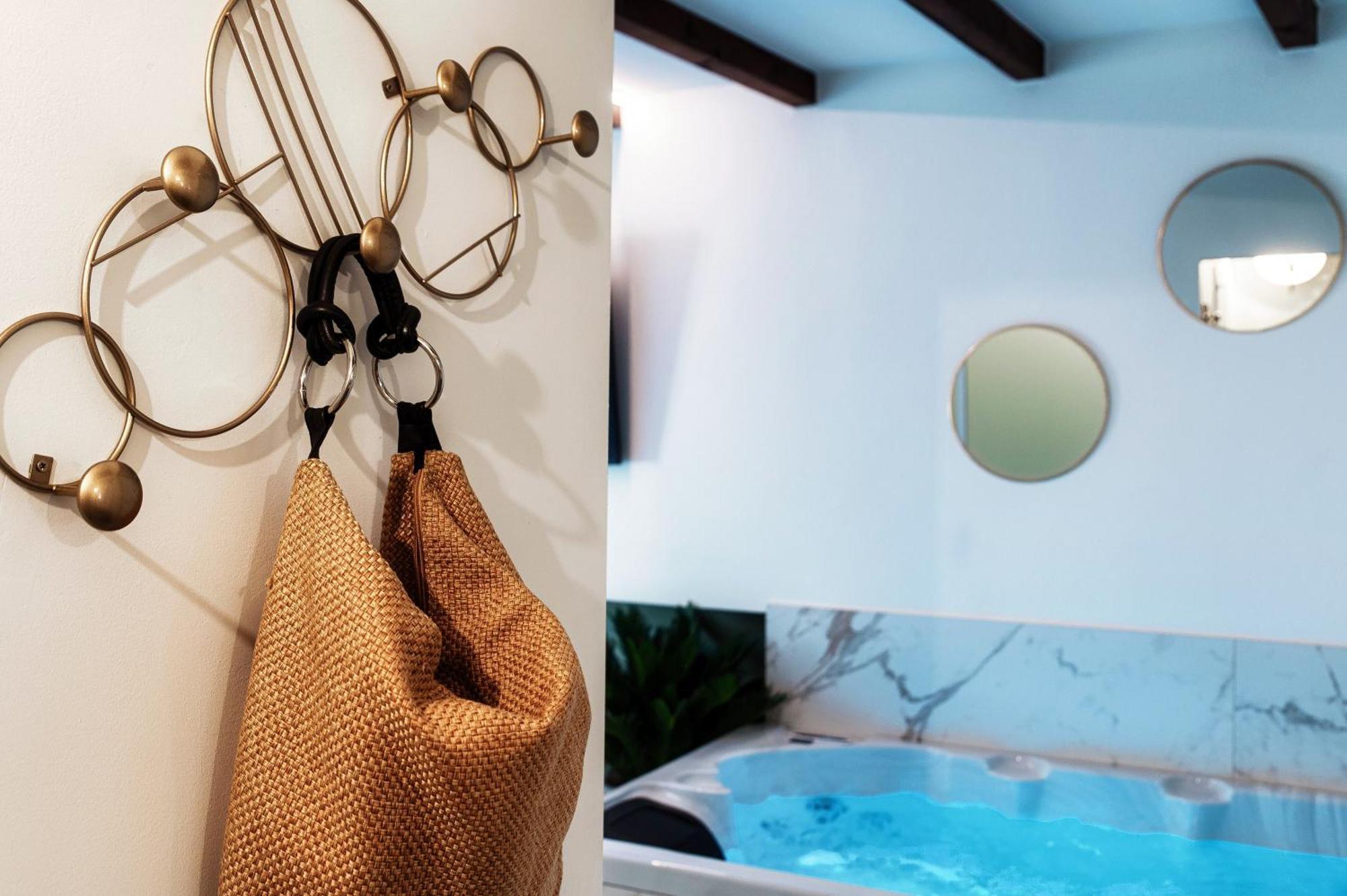 Sahara & Amazzonia Luxury Rooms- The House Of Travelers Côme Esterno foto