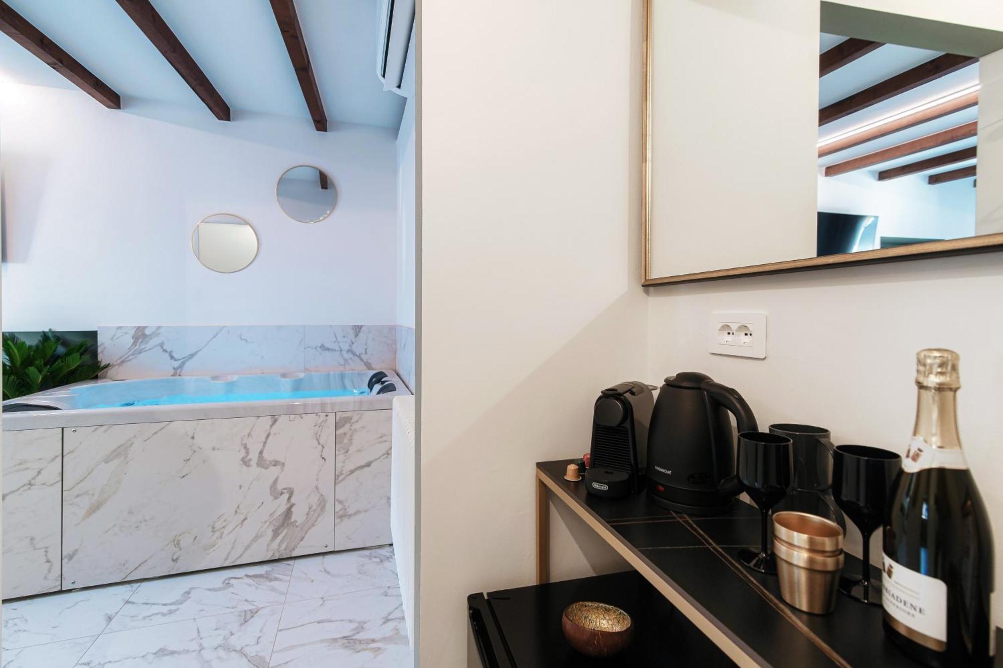 Sahara & Amazzonia Luxury Rooms- The House Of Travelers Côme Esterno foto