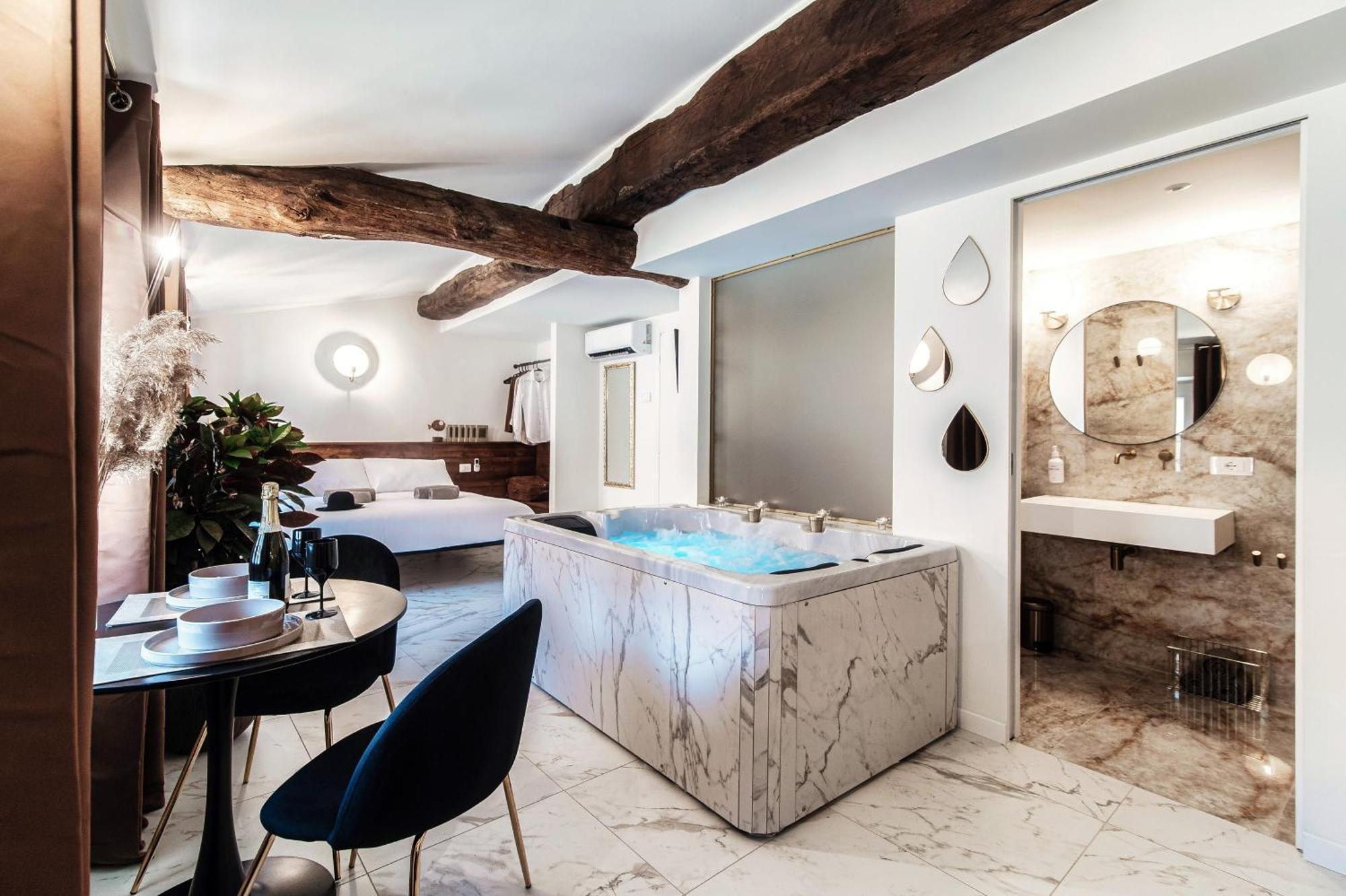 Sahara & Amazzonia Luxury Rooms- The House Of Travelers Côme Esterno foto