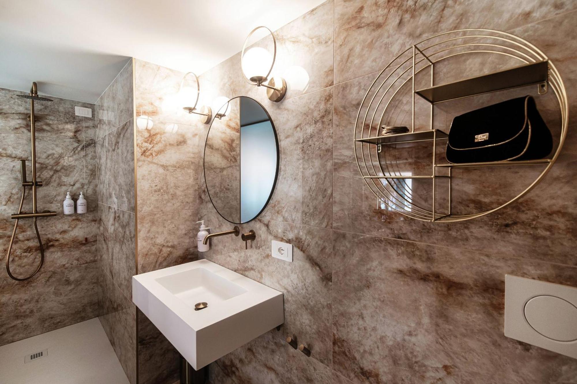 Sahara & Amazzonia Luxury Rooms- The House Of Travelers Côme Esterno foto