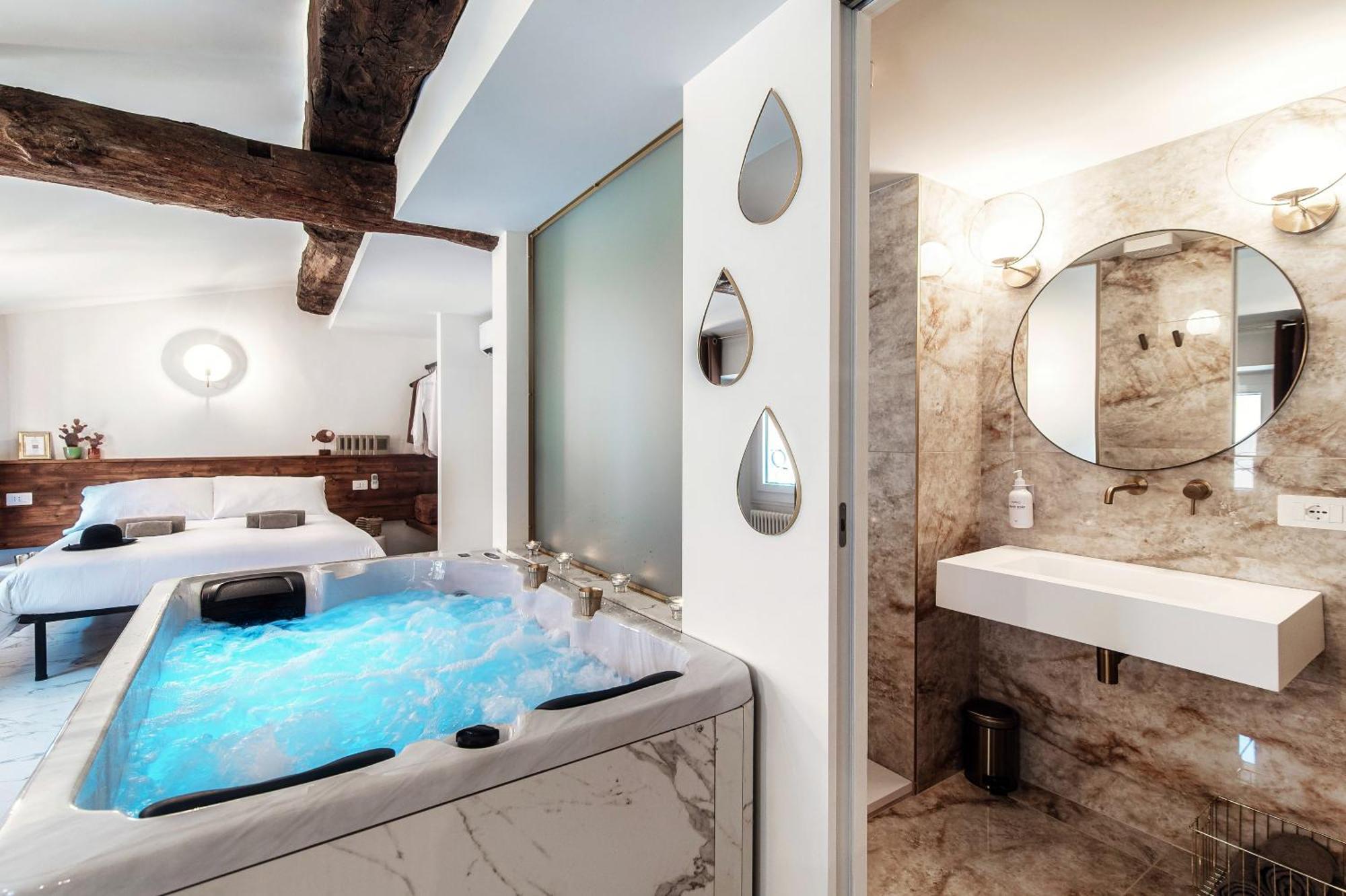 Sahara & Amazzonia Luxury Rooms- The House Of Travelers Côme Esterno foto